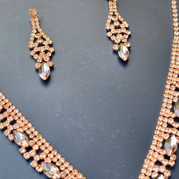 Windsor ✦ Public Affair Rhinestone Collar Necklace & Earrings Set ✦ Rose Gold - Picture 3 of 8